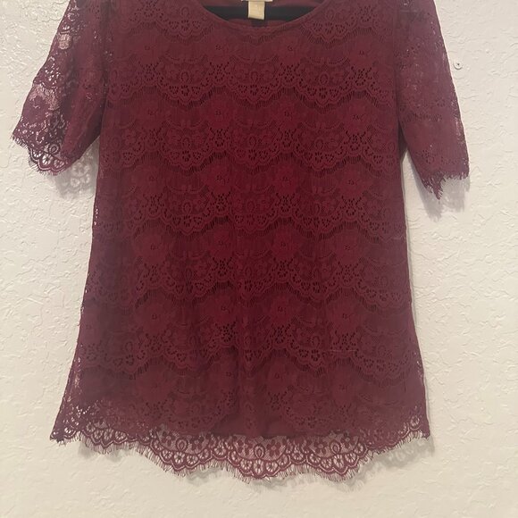 FINAL PRICE Banana Republic Lace Burgundy Top Size Small - Picture 3 of 5